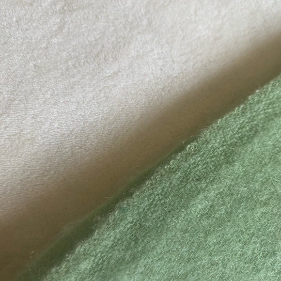 Vintage green 100% wool blanket was satin trim 60 x 80 twin size - Picture 7 of 8